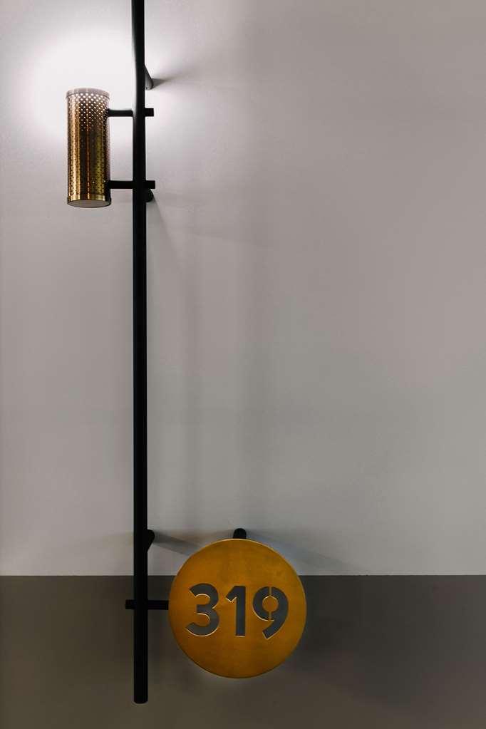 Qt Newcastle Hotell Rom bilde A candle clock